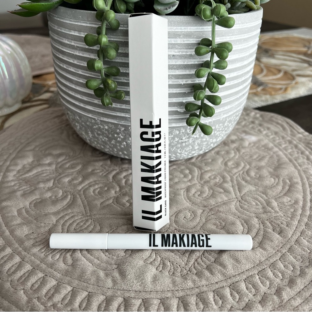 IL MAKIAGE Black Card Liquid Eyeliner Ultra-Black Waterproof Liner NIB Full Size
